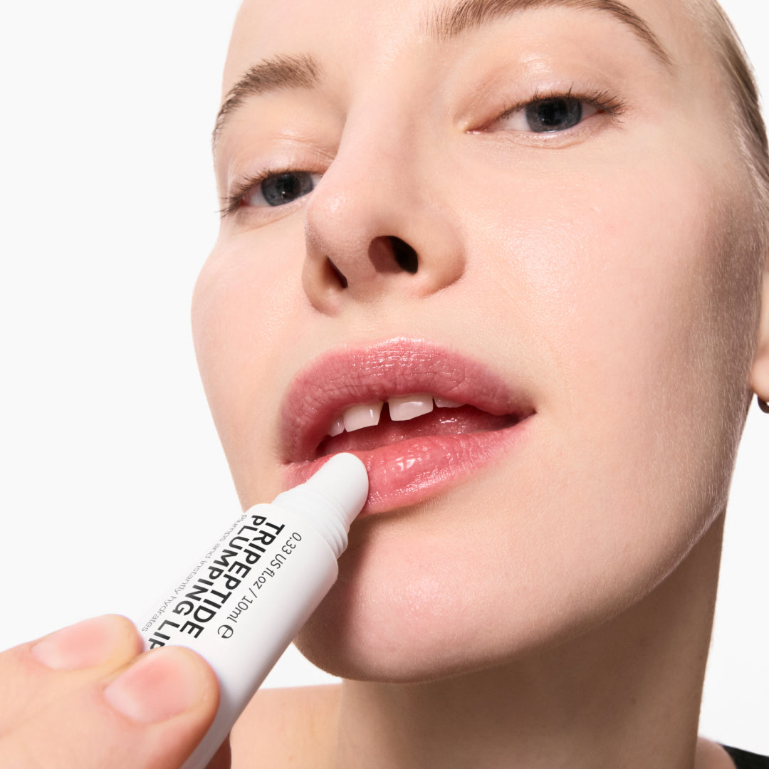 tripeptide-plumping-lip-balm-v8 Model01_270e8b98-a2ed-4742-b111-d25555f44100.jpg